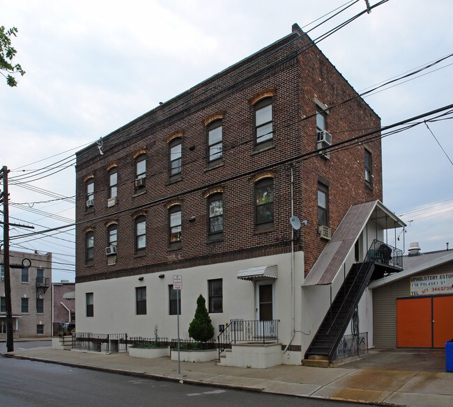 181 Delancy St in Newark, NJ - Foto de edificio - Building Photo