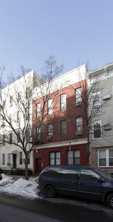 195 Green St in Brooklyn, NY - Building Photo