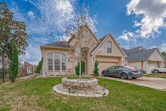 5014 Mornington Dr in Sugar Land, TX - Foto de edificio - Building Photo