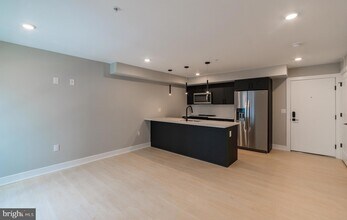 6604 Ridge Ave, Unit UNIT 504 in Philadelphia, PA - Building Photo - Building Photo