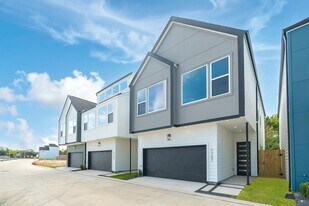 7707 Inwood Grv Ln in Houston, TX - Building Photo