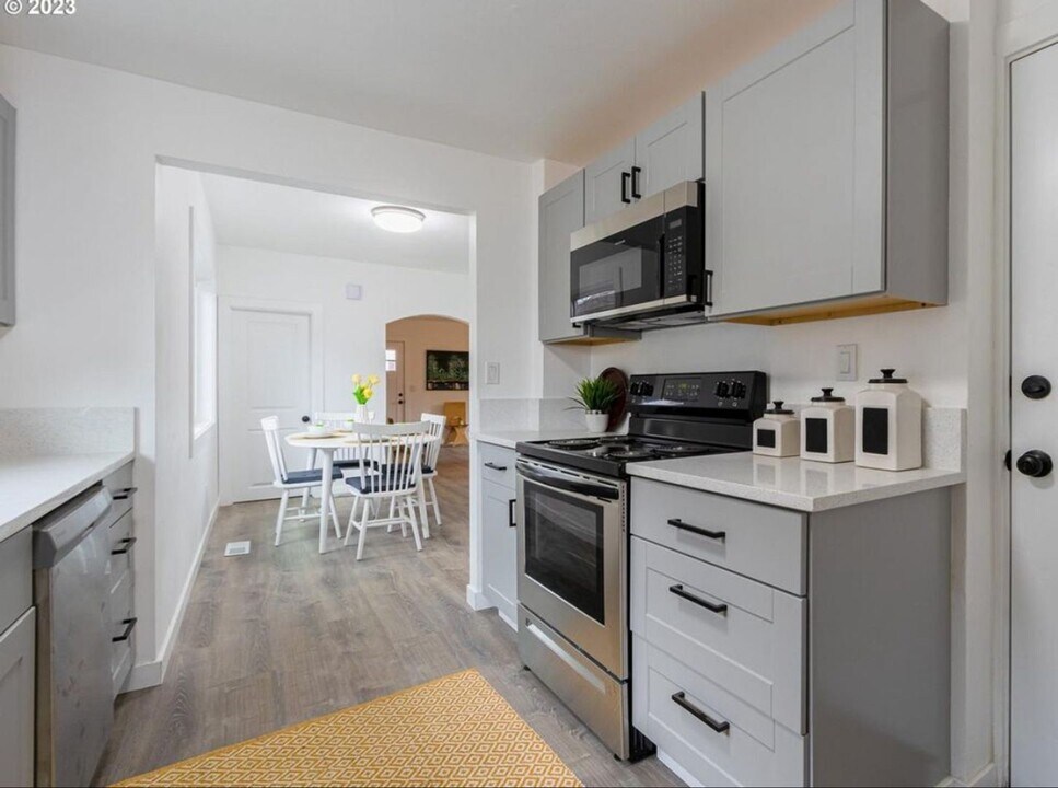 212 N Blandena St in Portland, OR - Building Photo