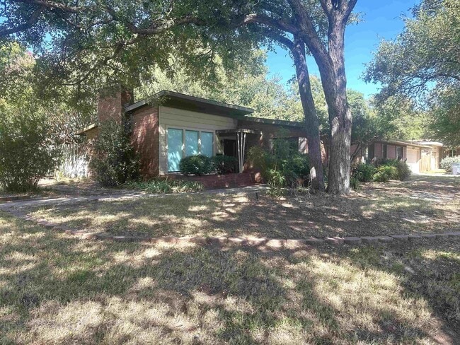 property at 2400 Martin St