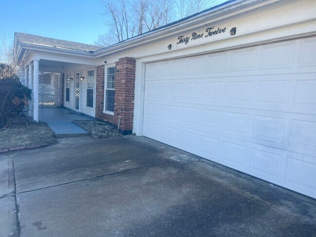 3912 Manorwood Dr in St. Louis, MO - Building Photo - Building Photo