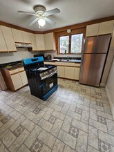 192 Bayside Ave, Unit 1 in Swansea, MA - Building Photo - Building Photo