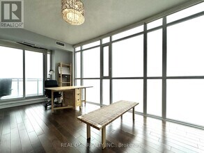 4099 Brickstone Mews in Mississauga, ON - Building Photo - Building Photo