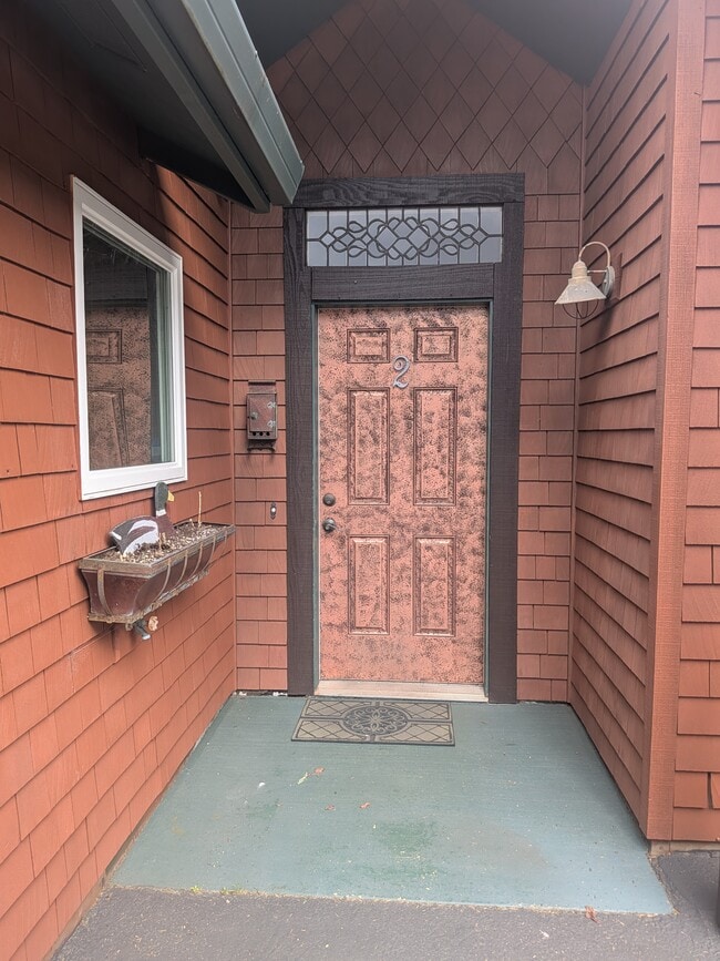 3449 NE 40th Ct in Lincoln City, OR - Foto de edificio - Building Photo