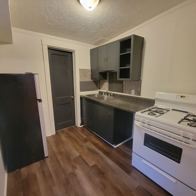 property at 905 11th St