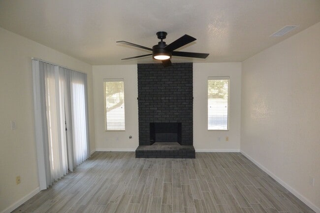 1711-1715 E Princeton Ct in Visalia, CA - Building Photo - Building Photo