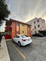 1912 SW 2nd St in Miami, FL - Building Photo