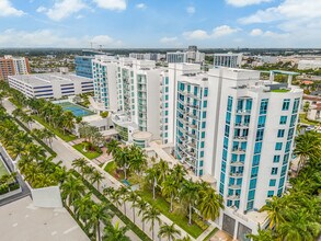 3029 NE 188th St, Unit 905 in Aventura, FL - Foto de edificio - Building Photo
