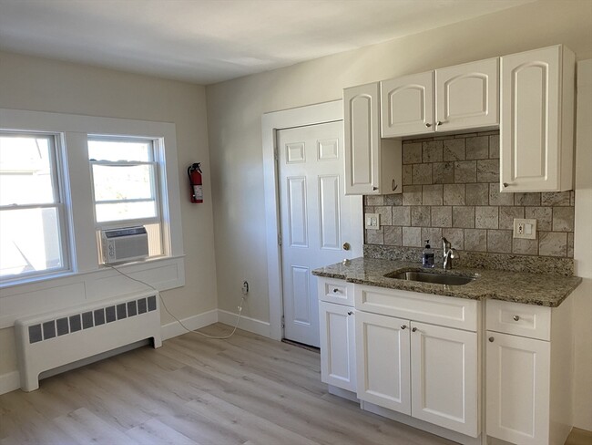 18 Highland Ter, Unit 18 in Needham, MA - Building Photo - Building Photo