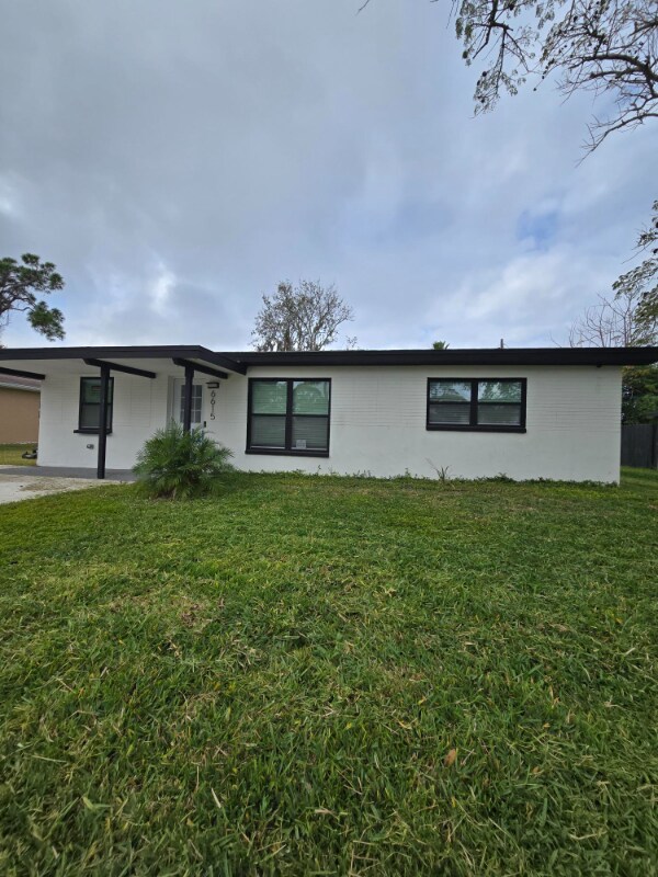 6615 Del Prado Terrace in New Port Richey, FL - Foto de edificio - Building Photo