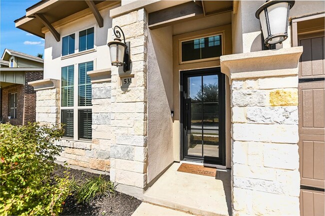531 Field Corn Ln in San Marcos, TX - Foto de edificio - Building Photo