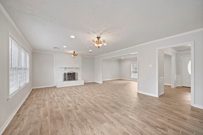6302 Hickorycrest Dr in Spring, TX - Building Photo - Building Photo