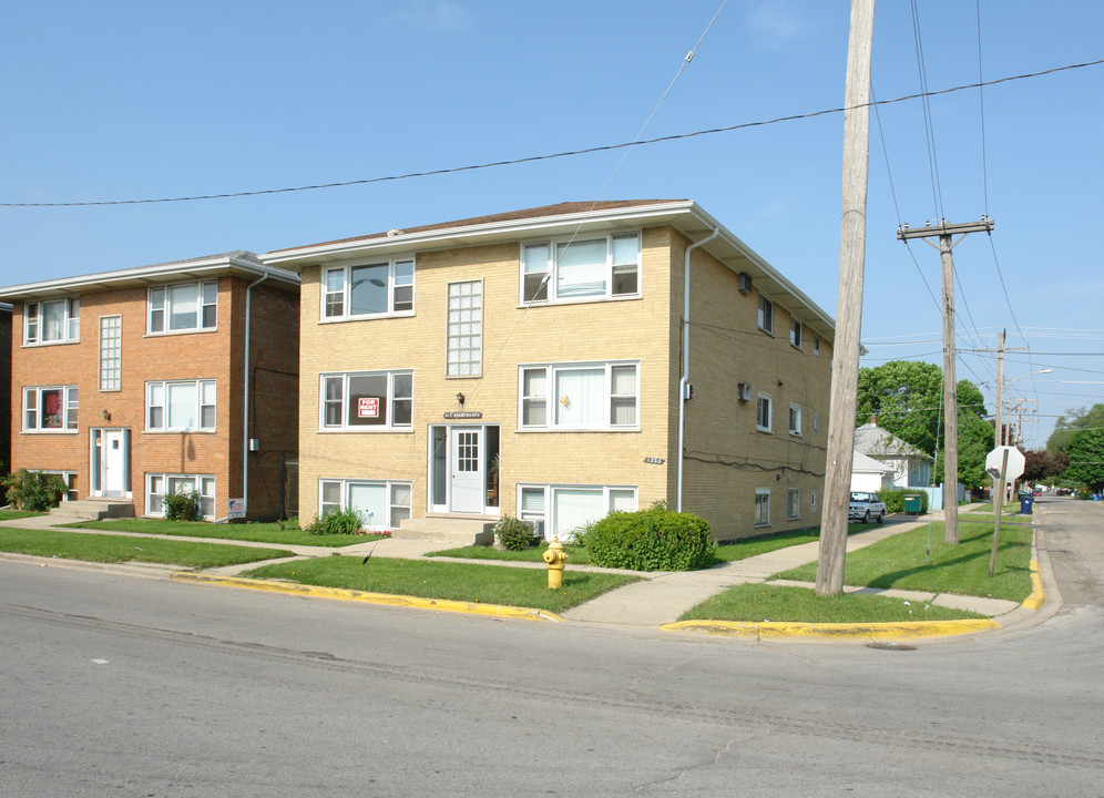 1220 N 31st Ave in Melrose Park, IL - Building Photo