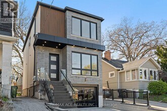 122 Warden Ave. in Toronto, ON - Building Photo - Building Photo