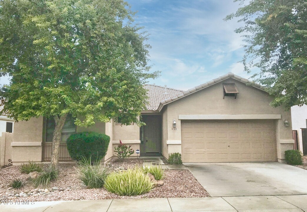 6010 W Park View Ln in Glendale, AZ - Building Photo