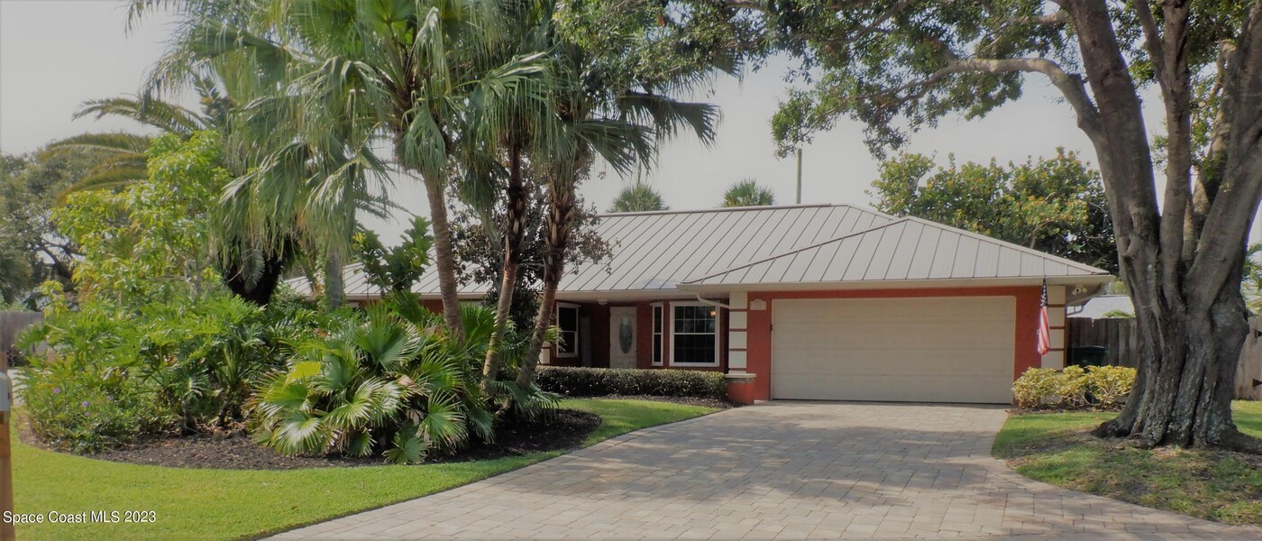 397 Monaco Dr in Indialantic, FL - Building Photo