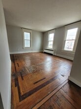 207 York St, Unit 1 in Hanover, PA - Foto de edificio - Building Photo