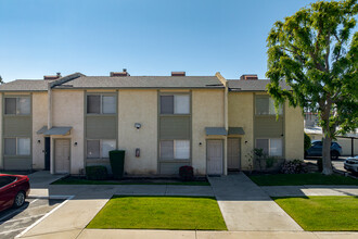 3321 Chester Ln in Bakersfield, CA - Building Photo - Building Photo