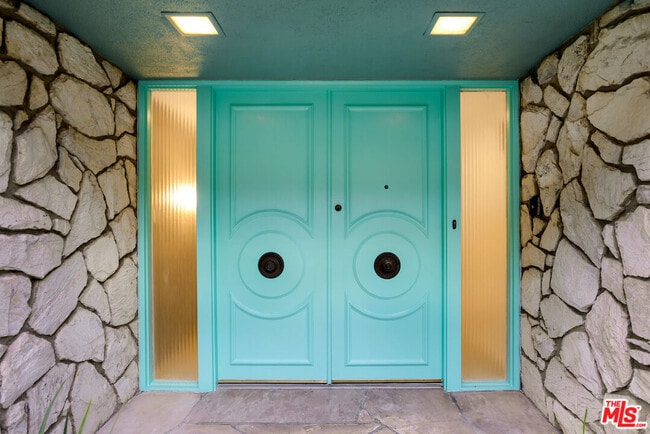 3151 Oakdell Ln in Los Angeles, CA - Building Photo - Building Photo