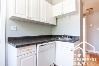561 W Aldine Ave, Unit 3N in Chicago, IL - Building Photo - Building Photo