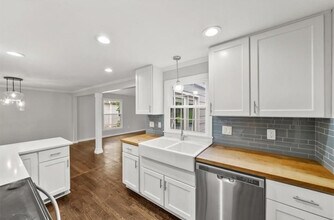 3306 W 71st Ter in Prairie Village, KS - Building Photo - Building Photo