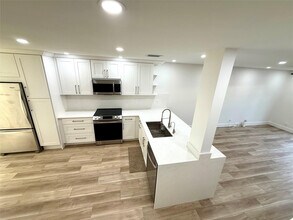 4525 Bougainvilla Dr in Lauderdale-by-the-Sea, FL - Foto de edificio - Building Photo