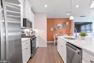 104011 Resort Road in Ellicott City, MD - Building Photo - Building Photo