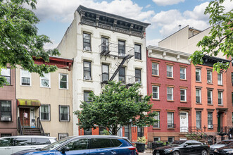 432 Pleasant Avenue in New York, NY - Building Photo - Building Photo