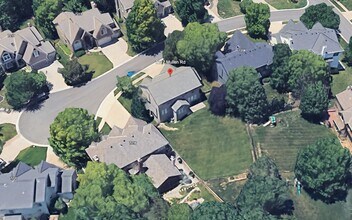 7212 Mullen Rd in Shawnee, KS - Foto de edificio - Building Photo