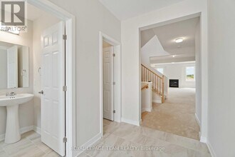 174 Yearling Cir in Ottawa, ON - Building Photo - Building Photo