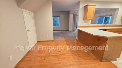 1010 NW Poppy Ct in Silverdale, WA - Building Photo - Building Photo