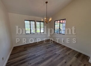 1543 Buckskin Dr in Escondido, CA - Building Photo - Building Photo