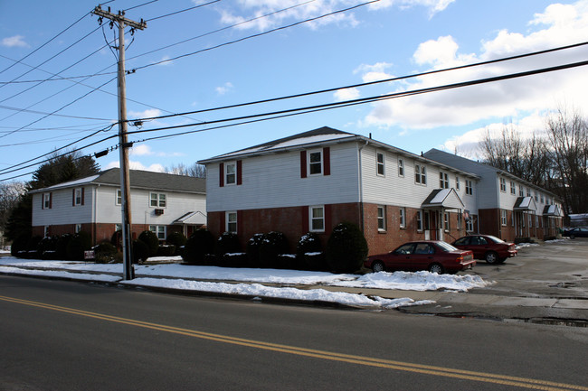 Cedar Ridge Apartments in Chicopee, MA - Building Photo - Building Photo