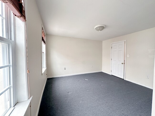 1525 Montrose St in Philadelphia, PA - Building Photo - Building Photo