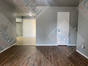 733 W Perry Dr in Mustang, OK - Building Photo - Building Photo