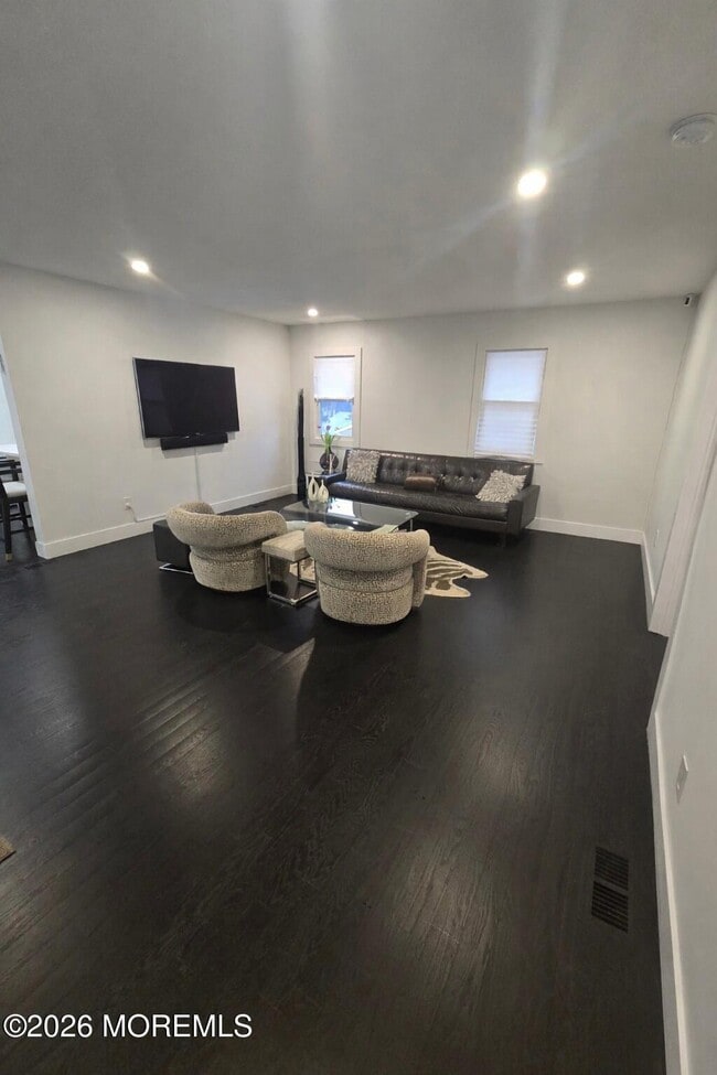 486 W Lincoln Ave in Ocean Township, NJ - Building Photo - Building Photo