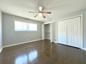 6947 S Jeffery Blvd in Chicago, IL - Building Photo - Building Photo