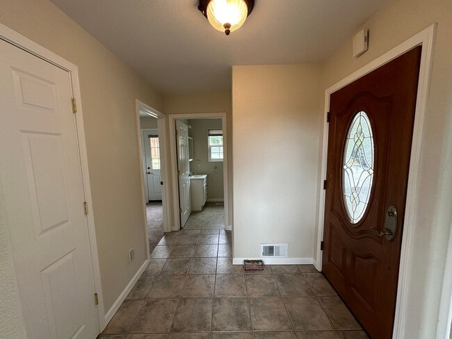 14960 Pleasant Valley Rd in Penn Valley, CA - Building Photo - Building Photo