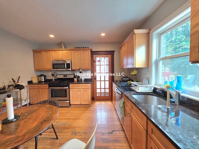 60 Frederick Ave, Unit 2
