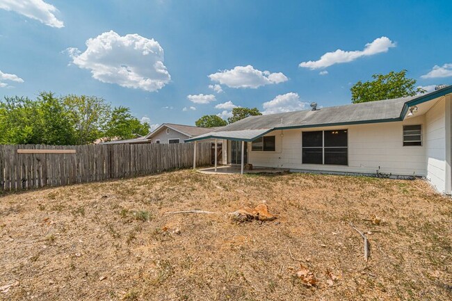 9518 Millbrook Dr in San Antonio, TX - Building Photo - Building Photo