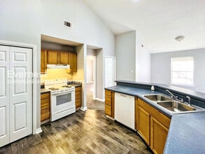 3933 U.S. 80 in Pearl, MS - Building Photo - Building Photo