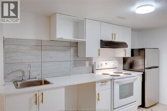 1627 Marentette Ave in Windsor, ON - Building Photo - Building Photo
