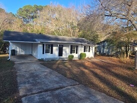 213 Meadowbrook Dr in Enterprise, AL - Building Photo