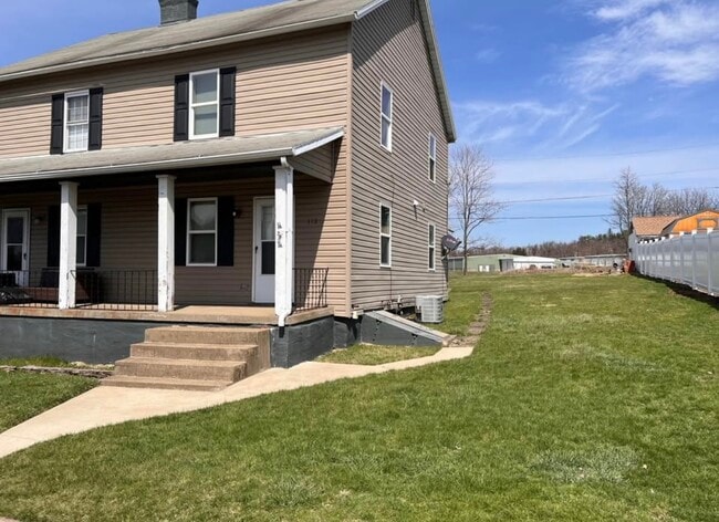 112 Poplar St in Lemont Furnace, PA - Building Photo - Building Photo