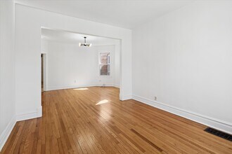 1931 N Kostner Ave in Chicago, IL - Building Photo - Building Photo