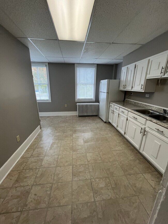 117 N Broad St, Unit Rita in Sackets Harbor, NY - Building Photo - Building Photo