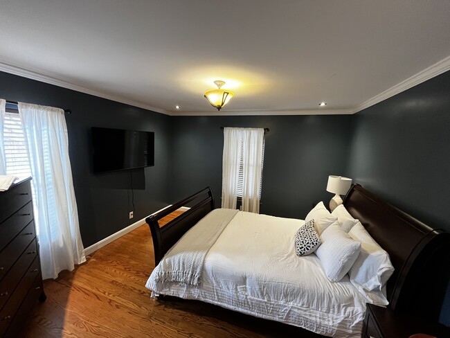 1838 Oakridge Dr in Charleston, WV - Building Photo - Building Photo